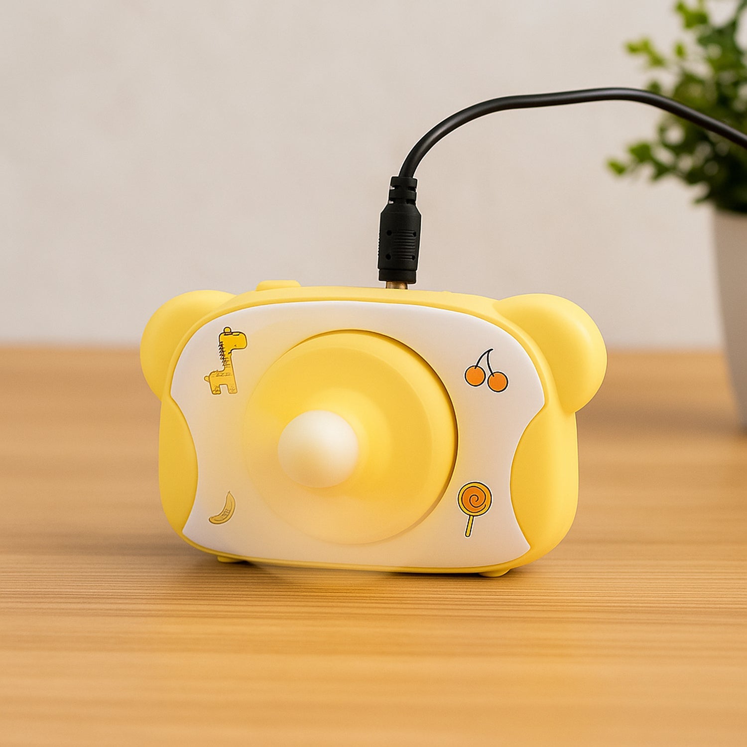 Cute Bear-Shaped Mini Rechargeable Fan (1 Pc) Cute Bear-Shaped Mini Rechargeable Fan (1 Pc)